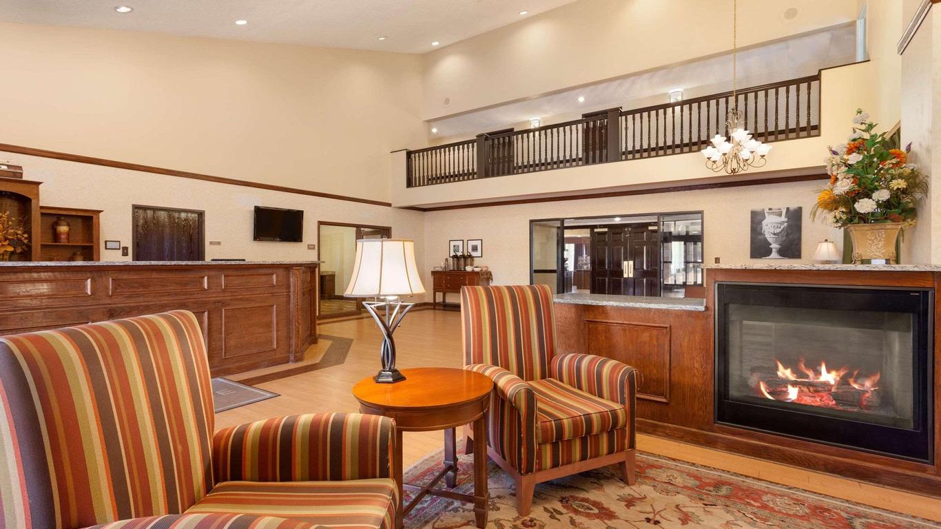 Country Inn & Suites by Radisson Coon Rapids, MN