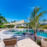 Alterhome Swan villas with swimming pool and ocean views