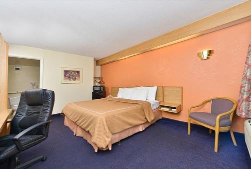 Days Inn Charlotte Northlake - Charlotte - Stanza da letto