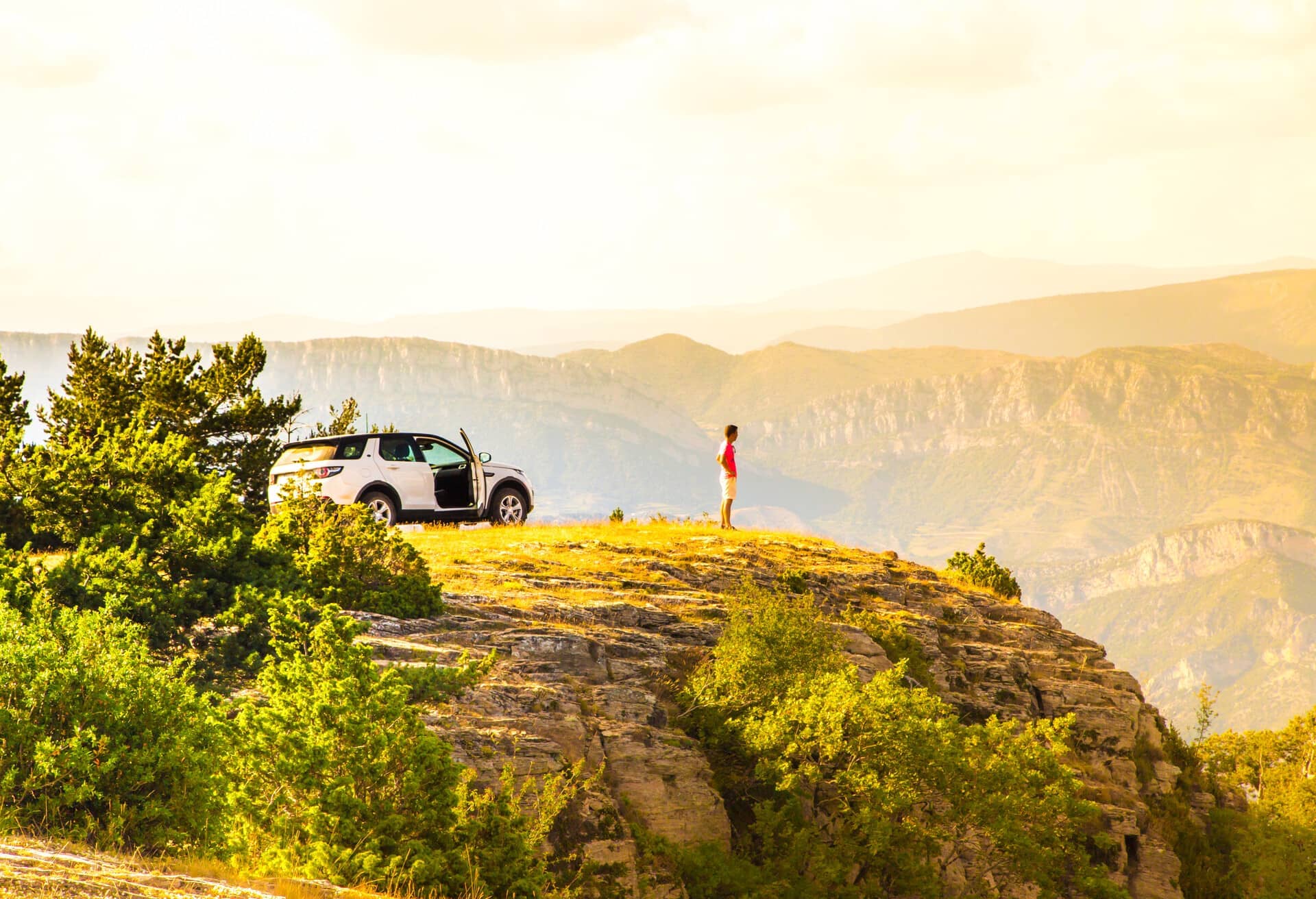 Una bella vista sulle scogliere durante un road trip in Spagna.