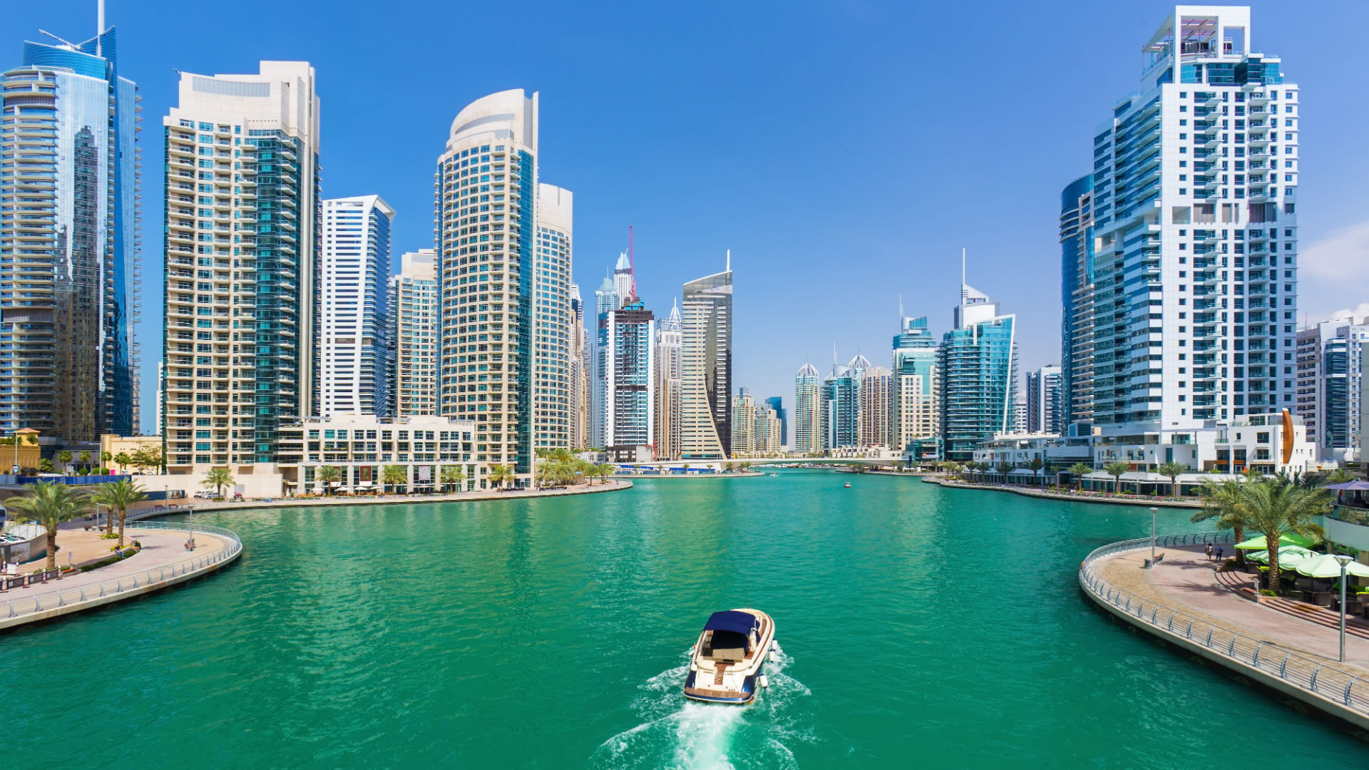 Edifici futuristici nel lussuoso distretto di Dubai Marina, Emirati Arabi Uniti