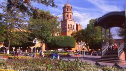 Trova voli economici per Santiago de Querétaro