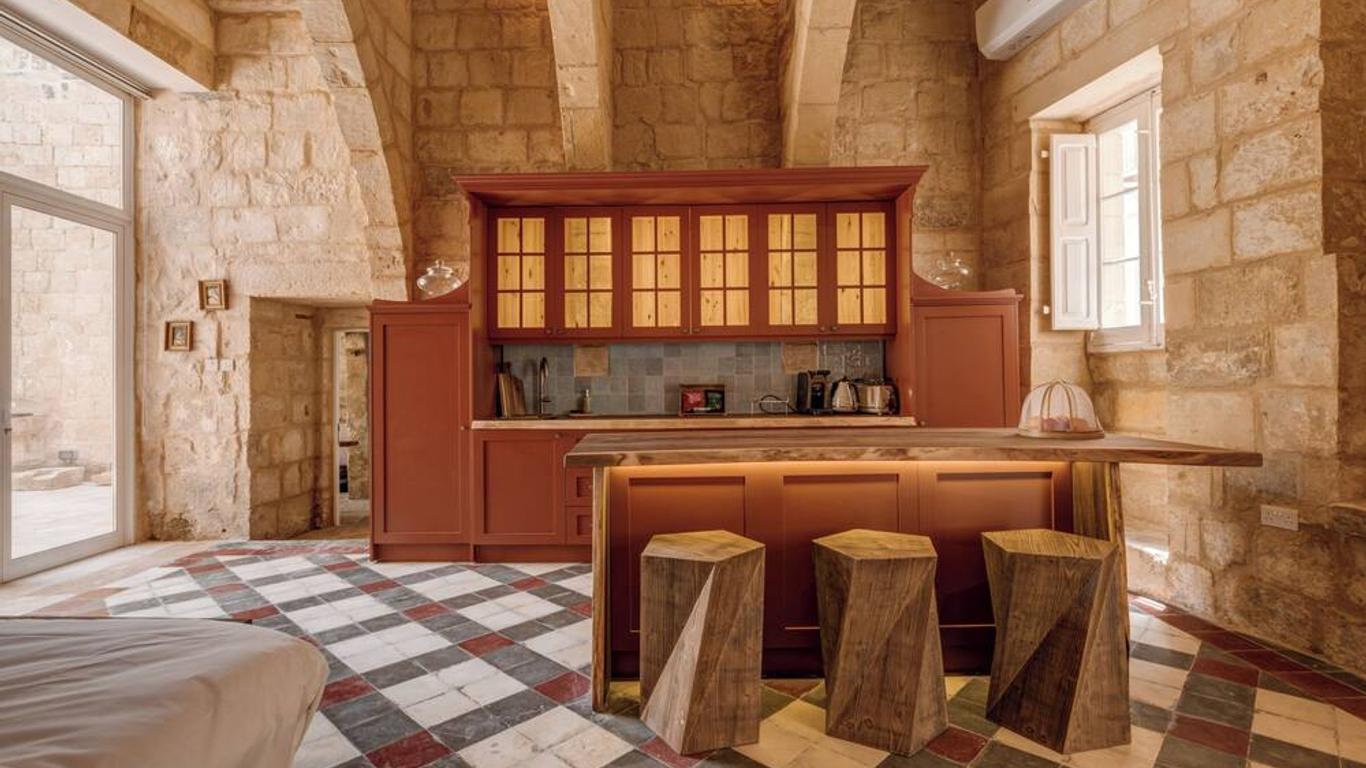 Talbot House by Talbot & Bons