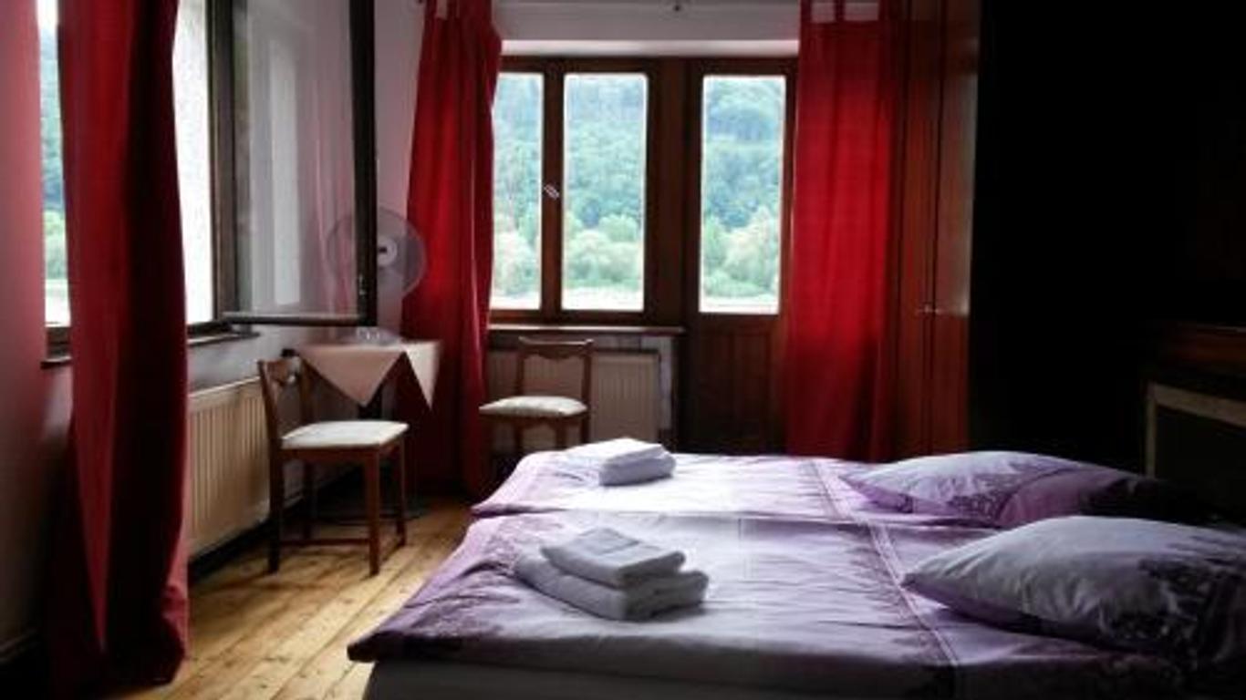 Hotel Rheinecker Hof