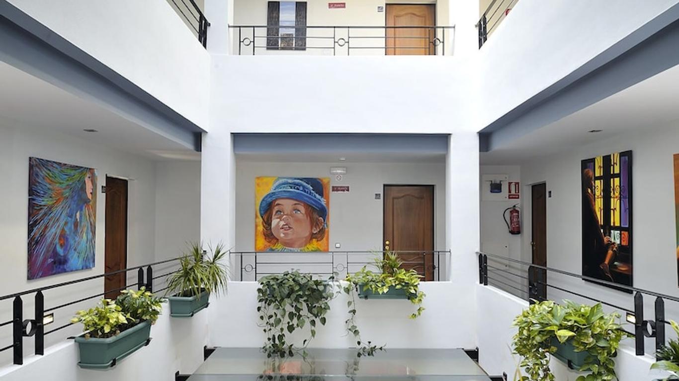 Atrium Hotel