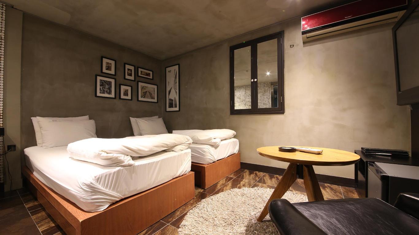 Cello Hotel