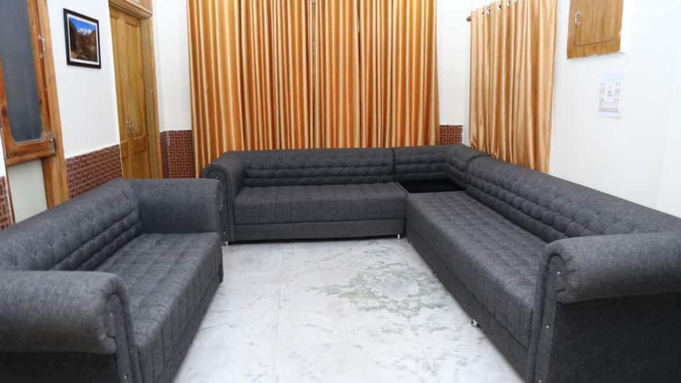 Hotel Highland Regency
