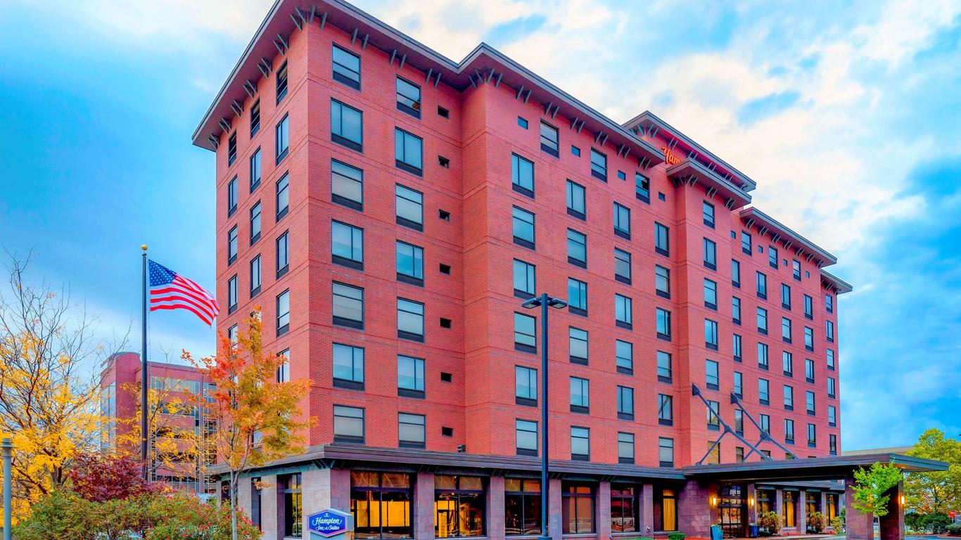 Hampton Inn & Suites Pittsburgh-Downtown