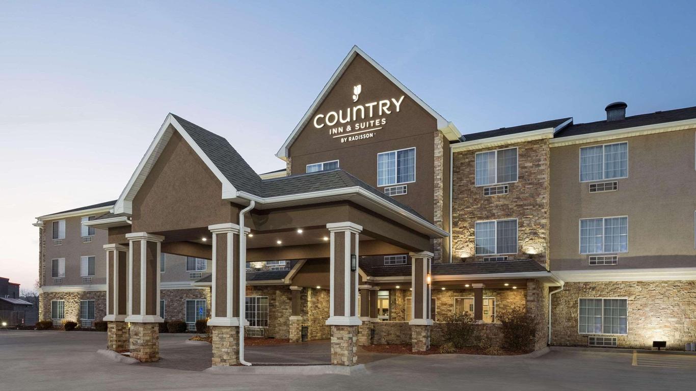 Country Inn & Suites by Radisson, Topeka West, KS