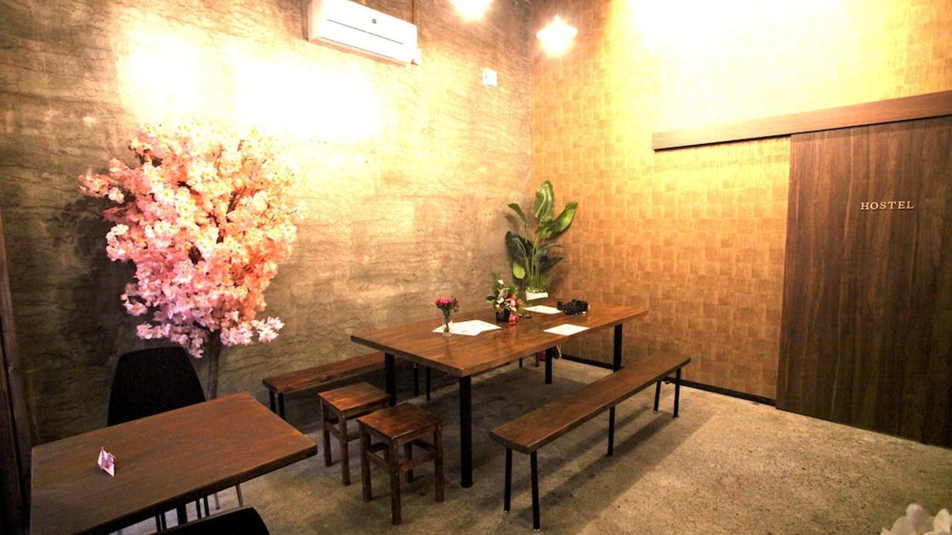 Funtoco Backpackers Namba - Hostel