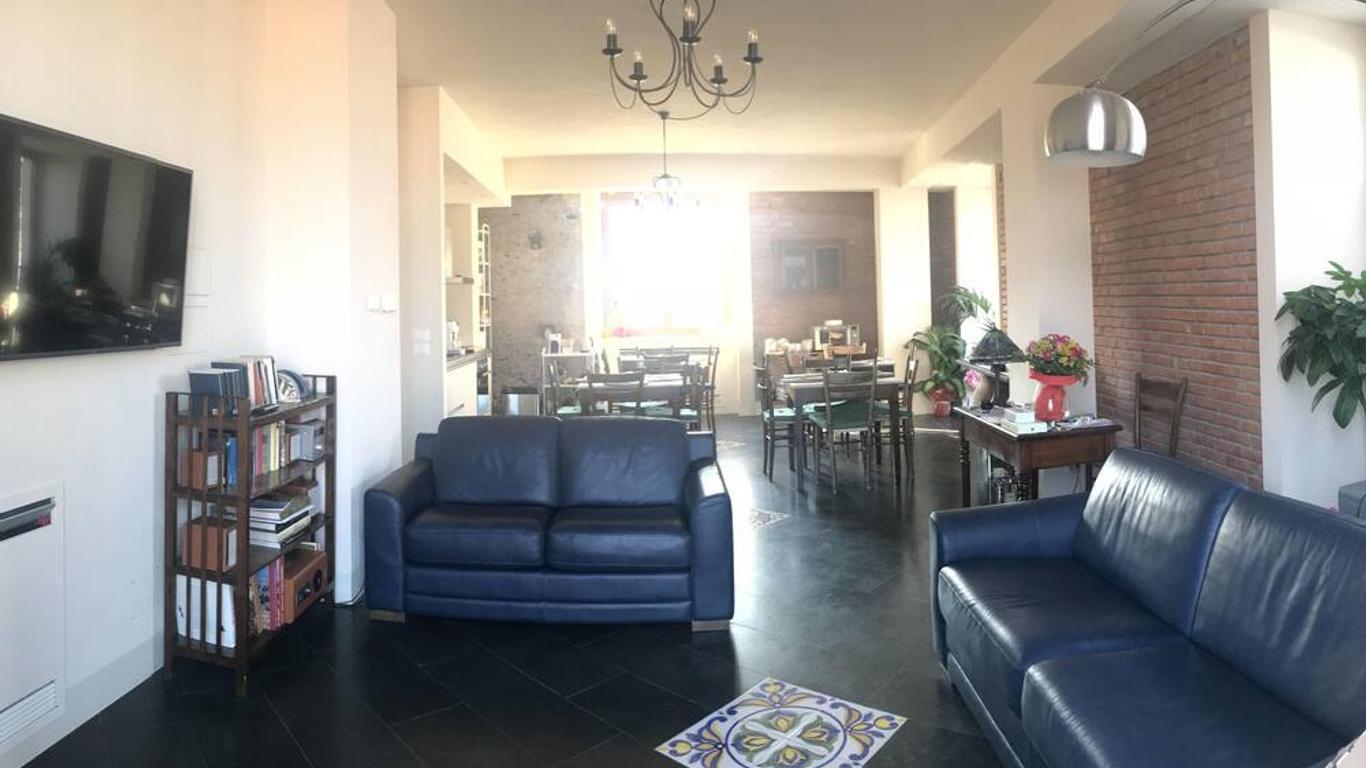 Castello D'Alcontres B&B