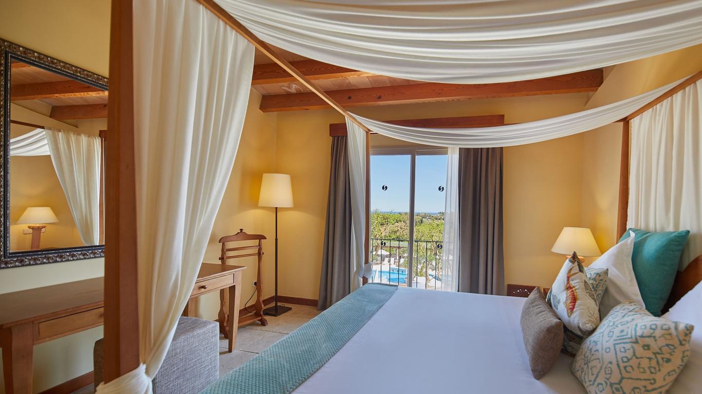 Pula Suites Boutique Resort