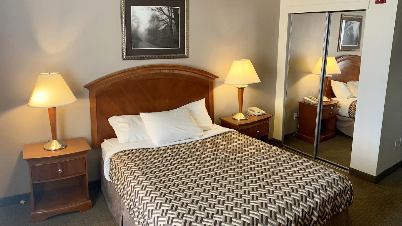 A Riverside Inn Travelodge by Wyndham