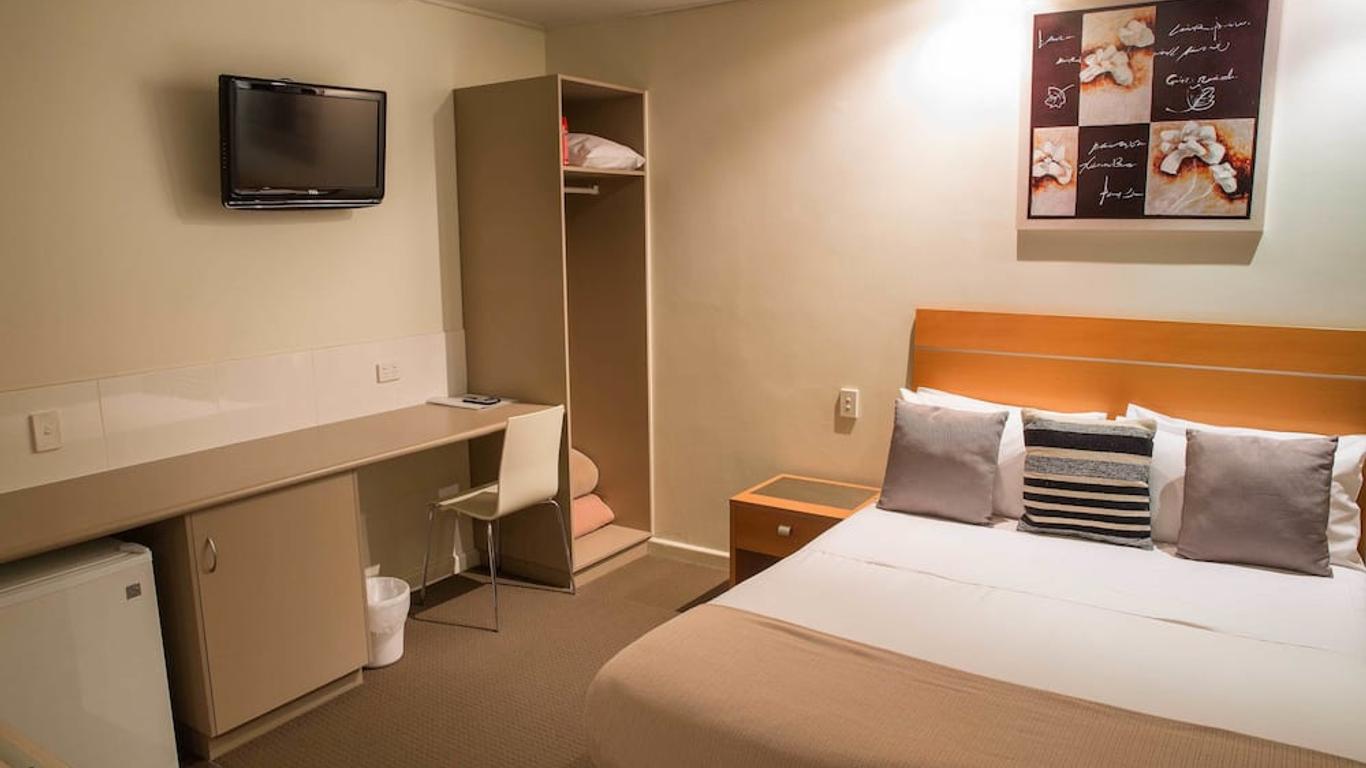 Burkes Hotel Motel