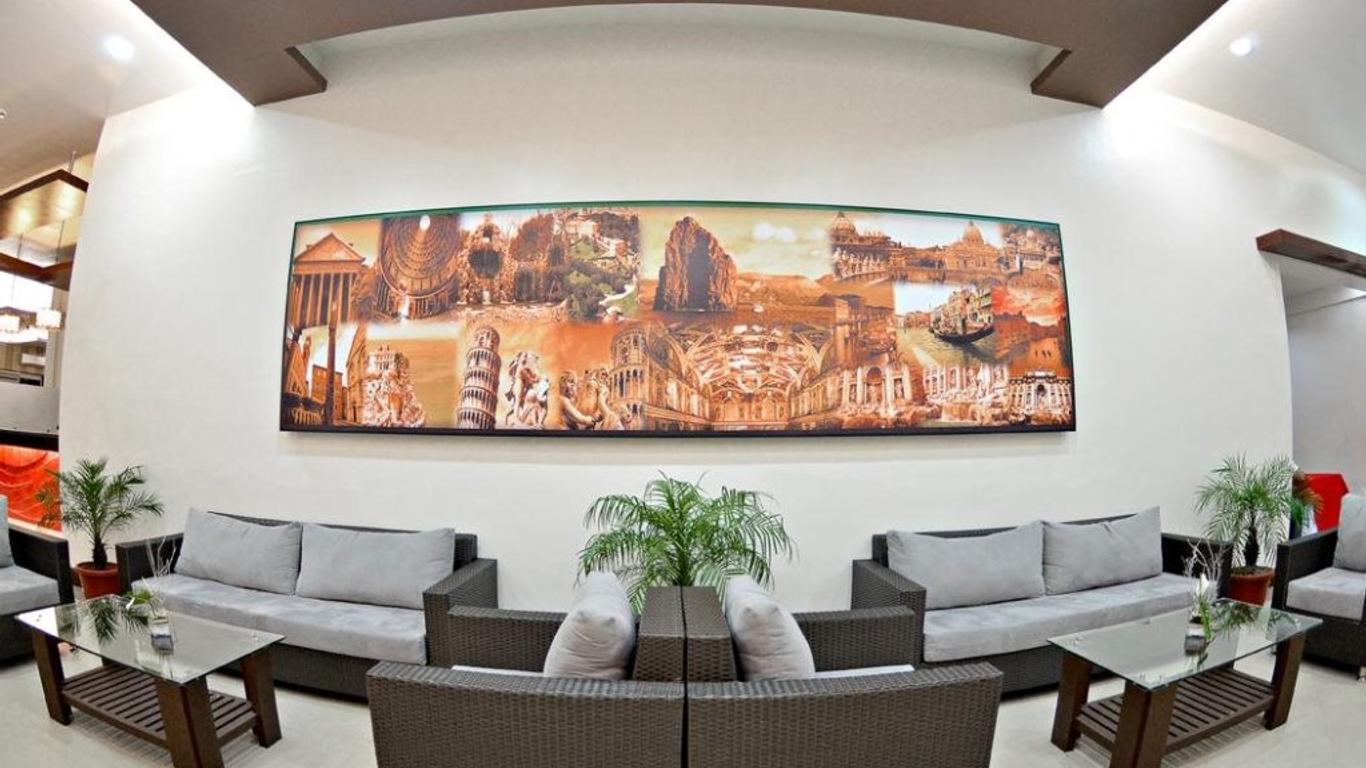 La Piazza Hotel & Convention Center