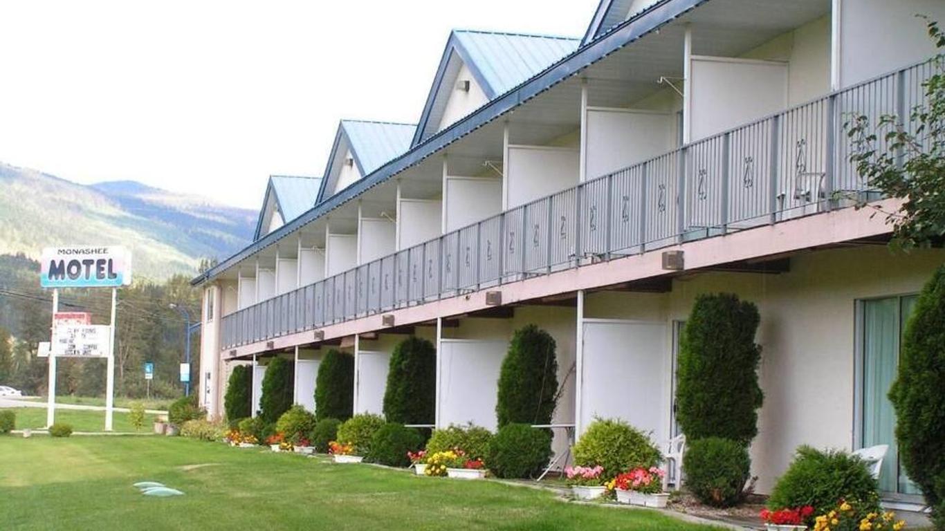 Monashee Motel