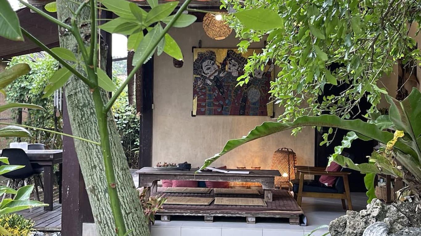 Guest house cago