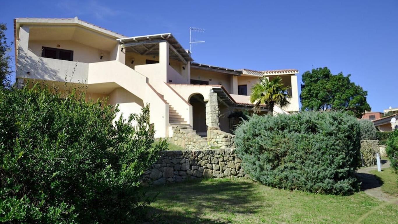 Apartment in Cannigione with sea view