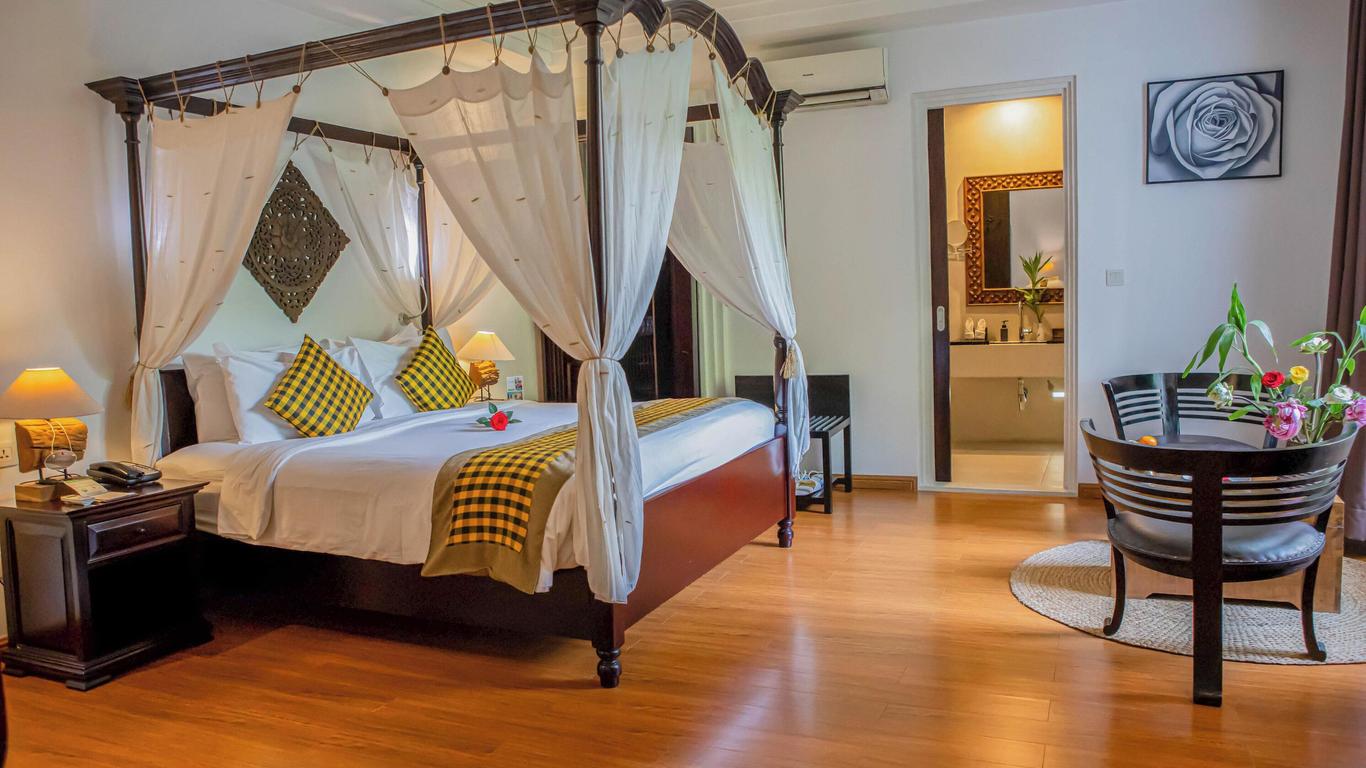 La Rose Suites