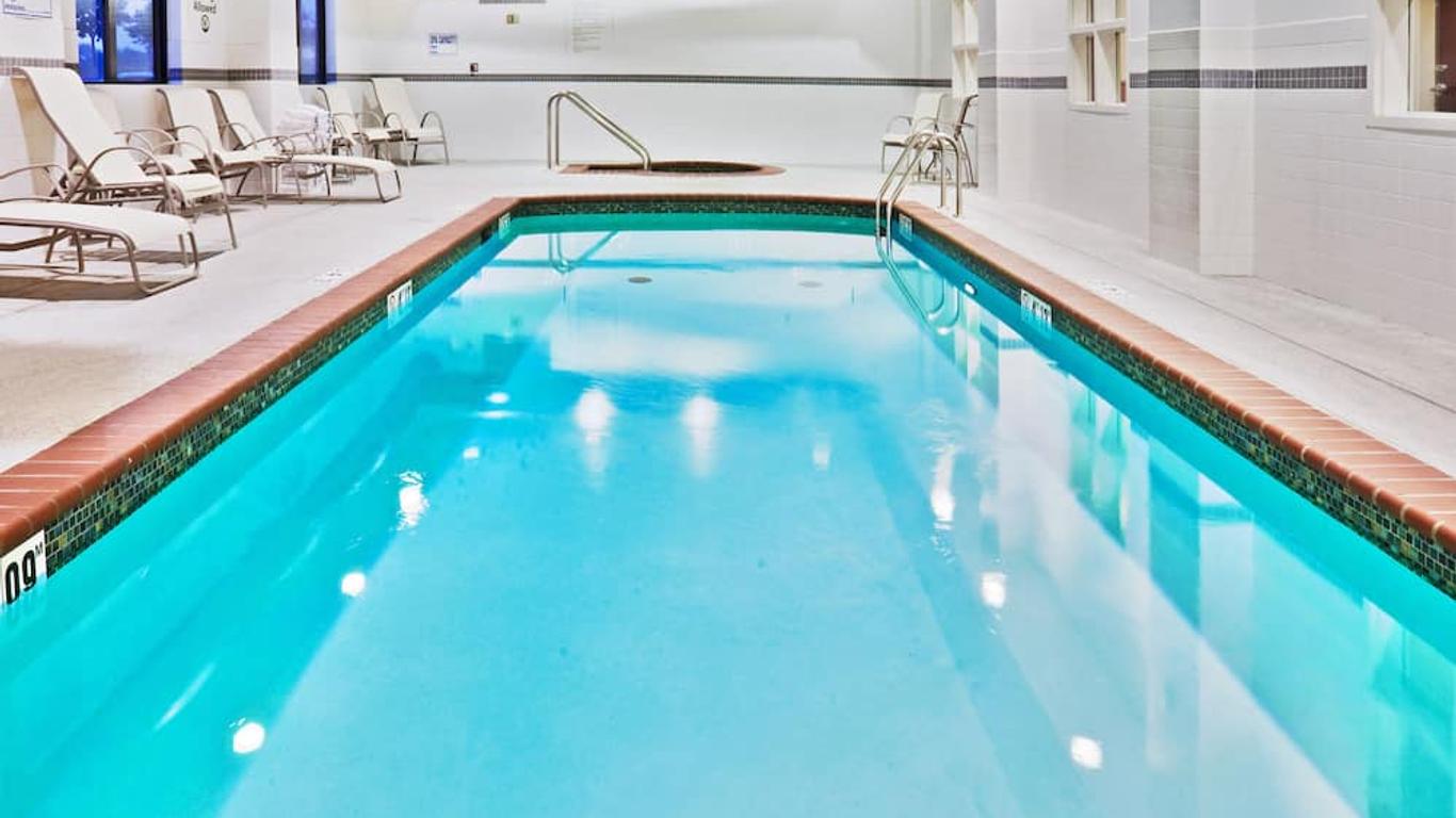 Holiday Inn Express & Suites Bartlesville By IHG