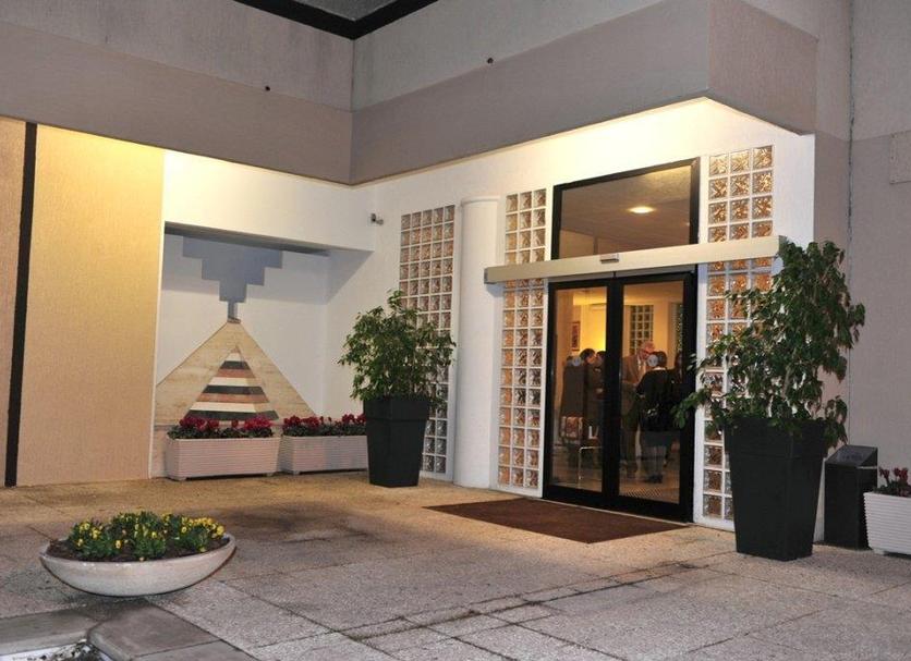 Ingresso dell'hotel Foto