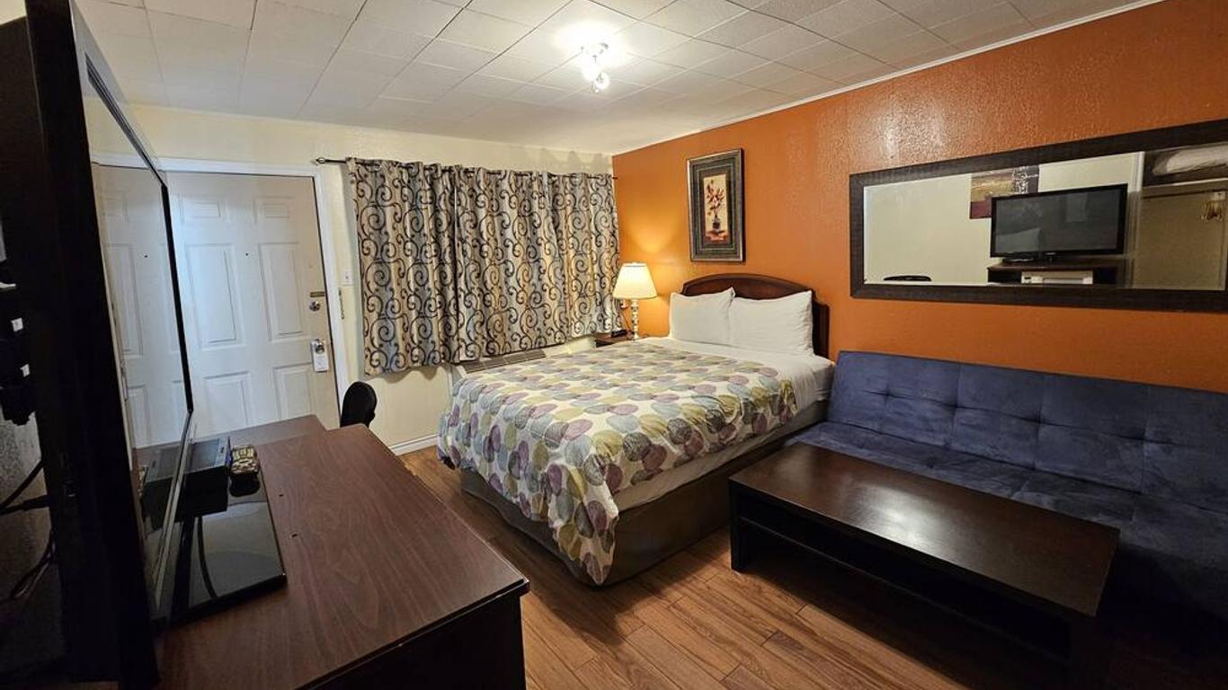 Parkway Motel & European Lodges