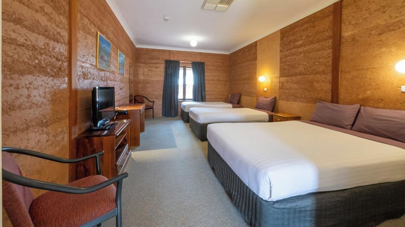 Mud Hut Motel