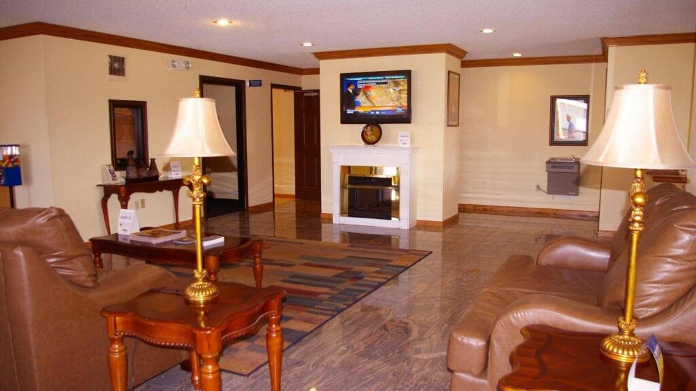Deluxe Inn & Suites