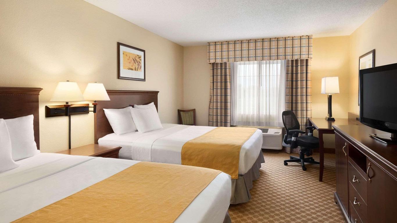 Country Inn & Suites by Radisson, Owatonna, MN