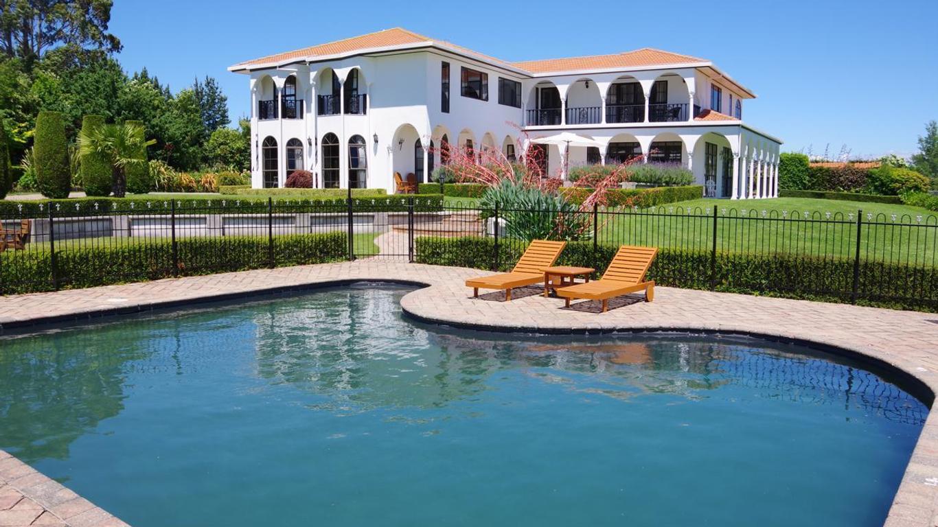 The Pillars Retreat