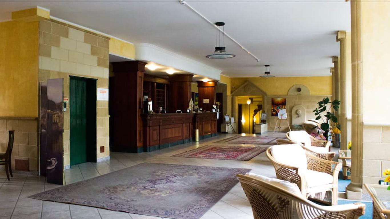 Hotel Salus