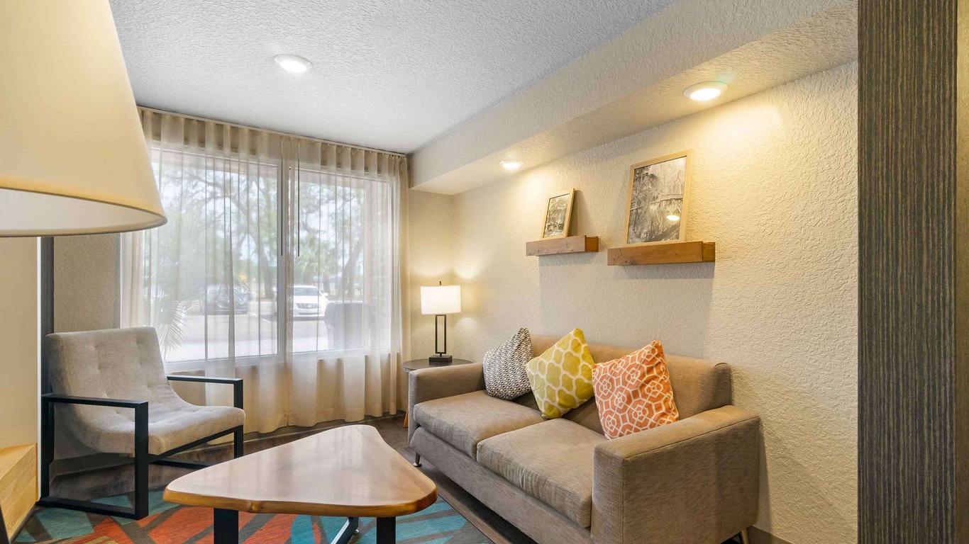 Extended Stay America Suites - Tampa - Northeast