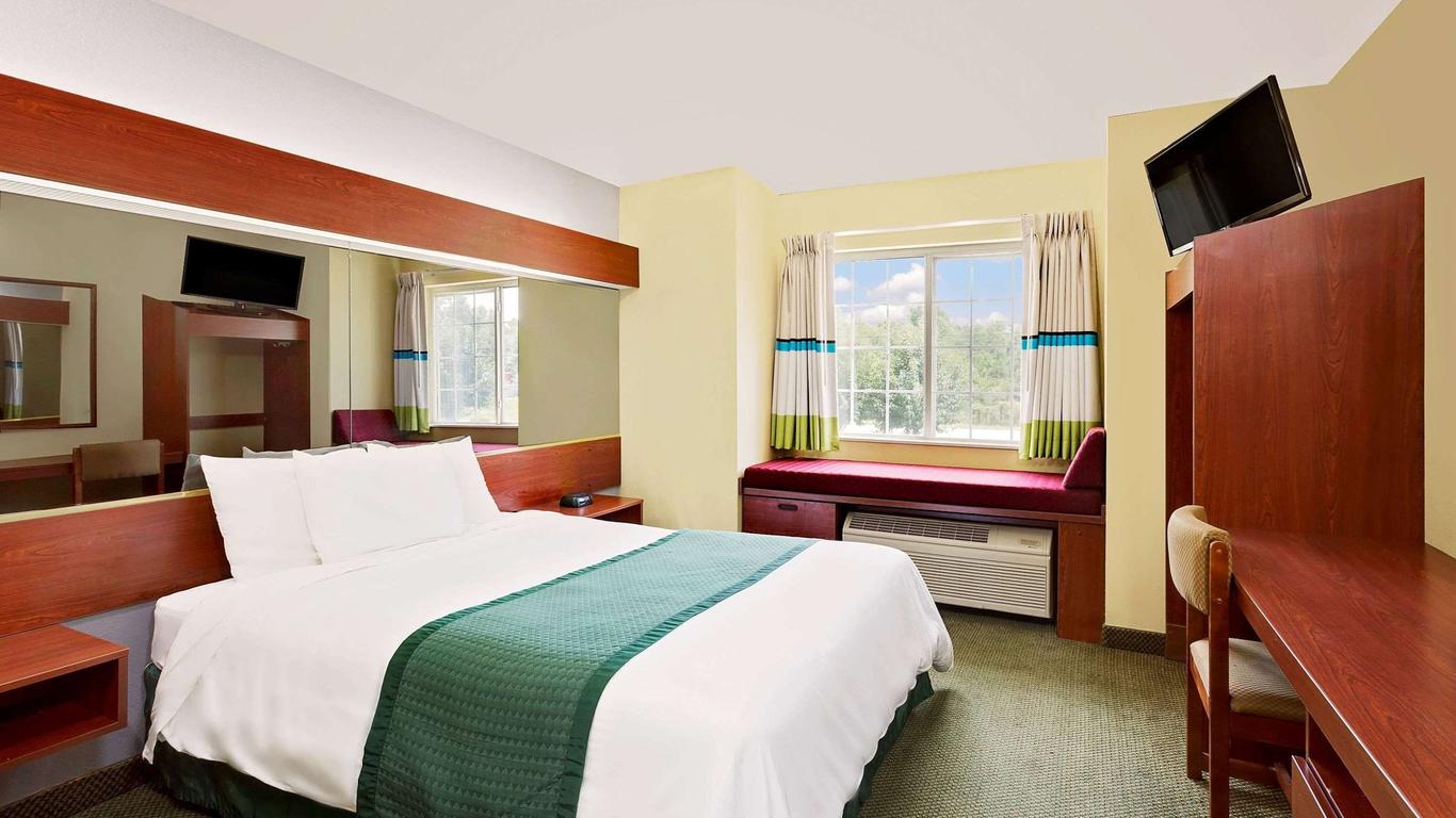 Microtel Inn & Suites by Wyndham Thomasville