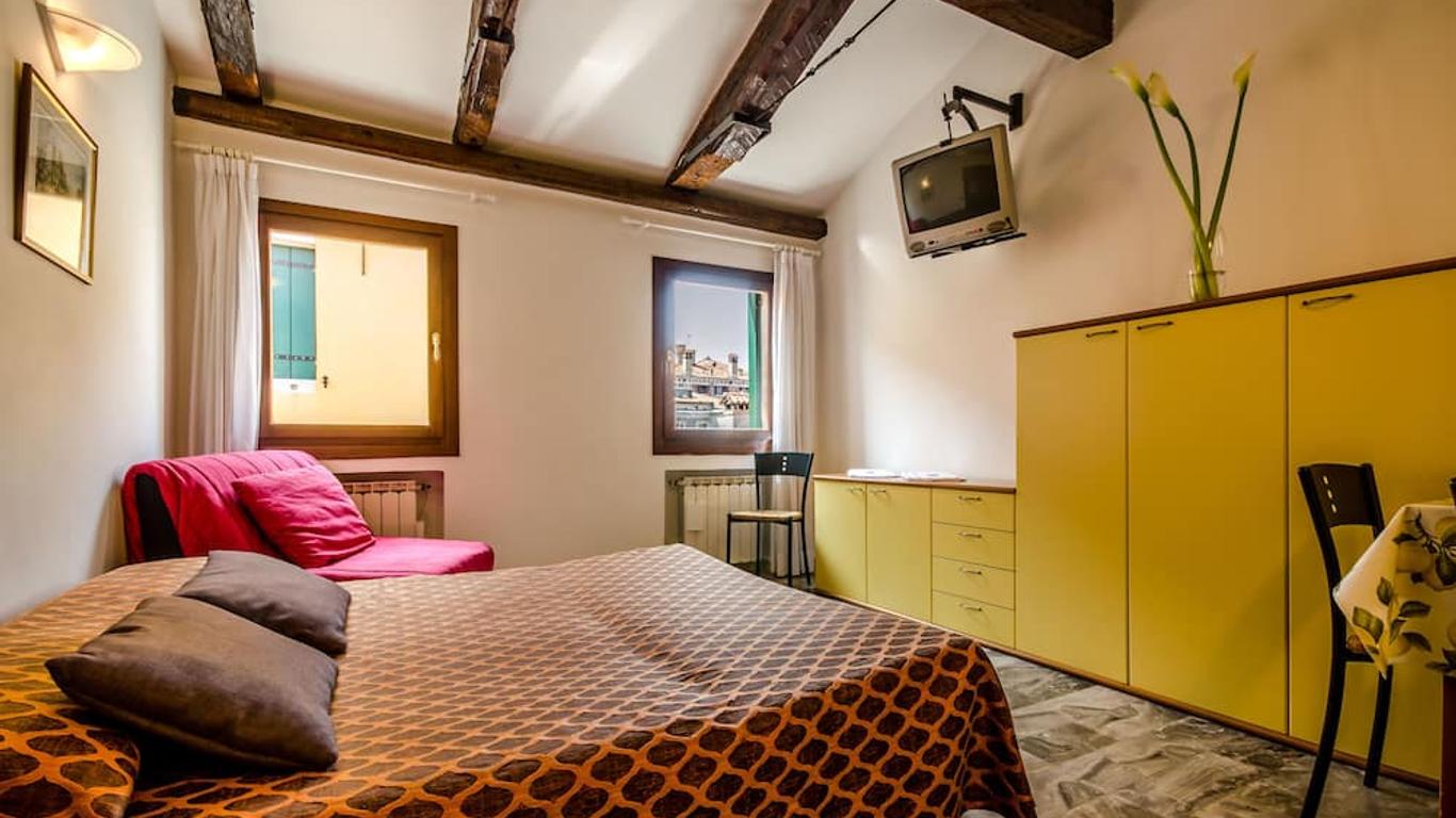 Venice Apartments