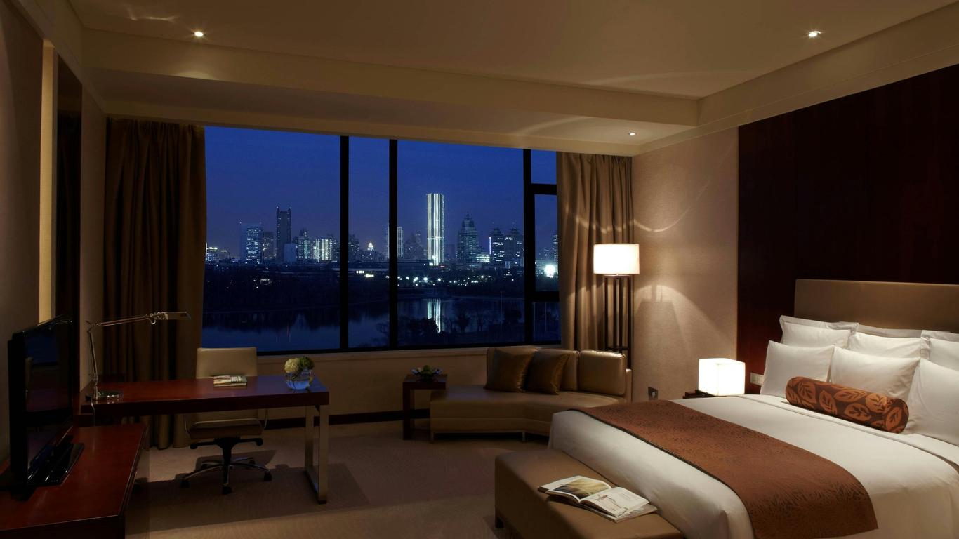 Renaissance Tianjin Lakeview Hotel