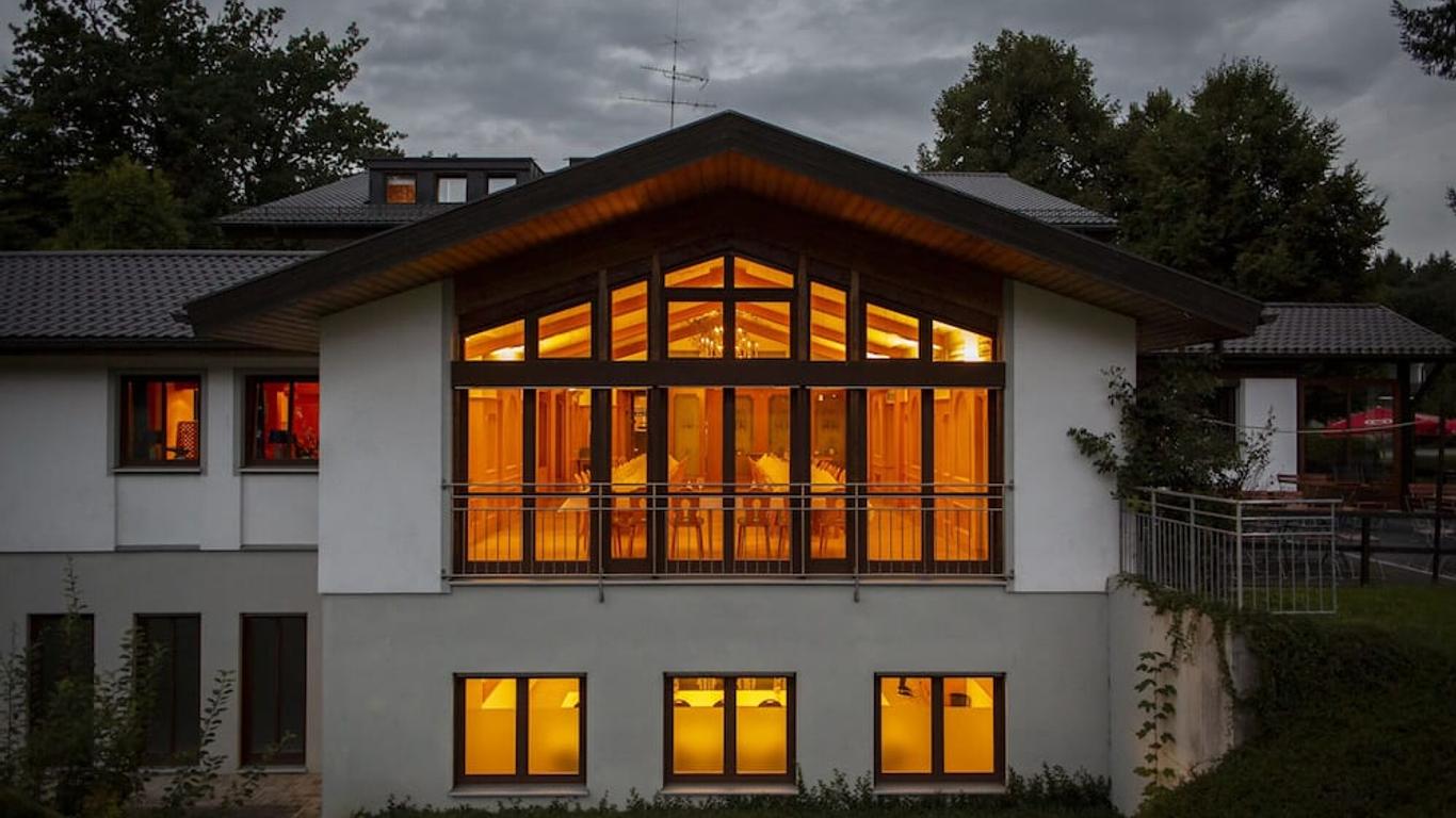 Waldgasthof Geländer