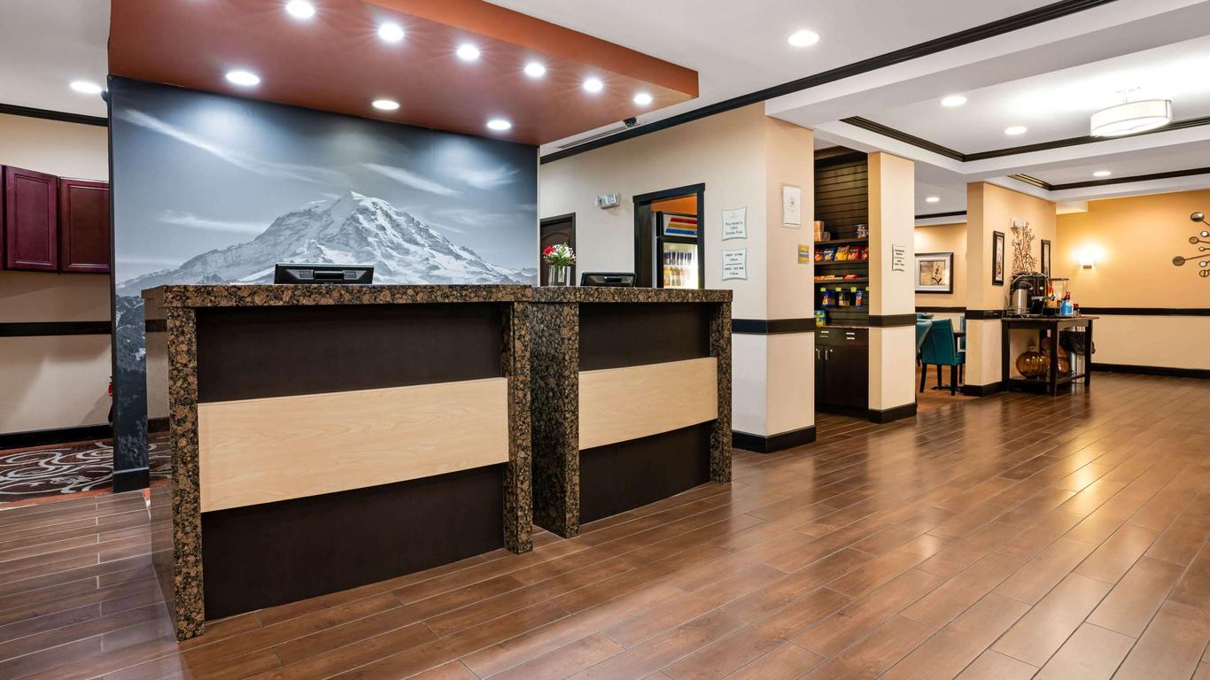 La Quinta Inn & Suites by Wyndham Auburn