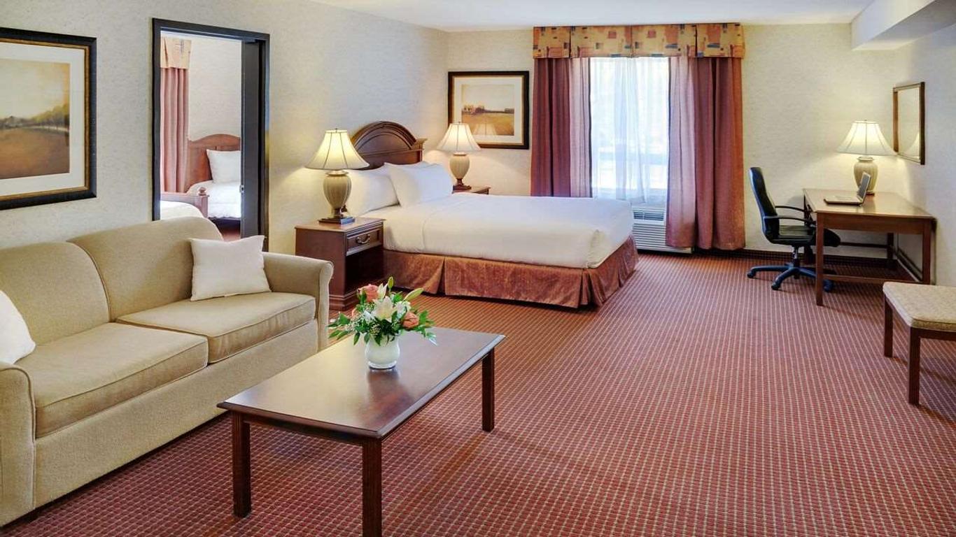 Pomeroy Inn & Suites Chetwynd