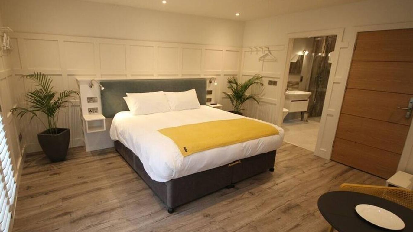 Quinlan & Cooke Boutique Townhouse and QCs Seafood Restaurant