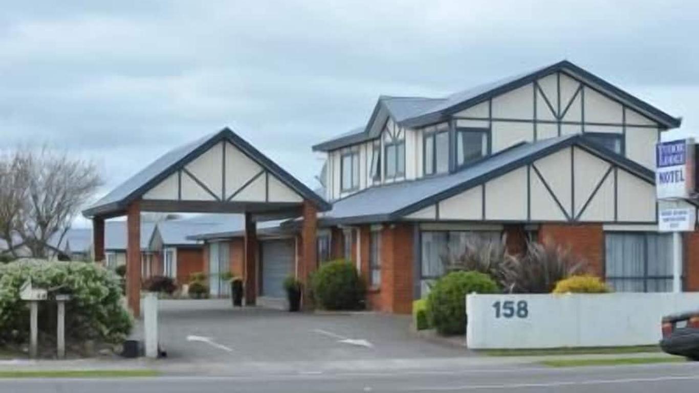 Tudor Lodge Motel