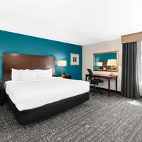 La Quinta Inn & Suites by Wyndham Portland NW