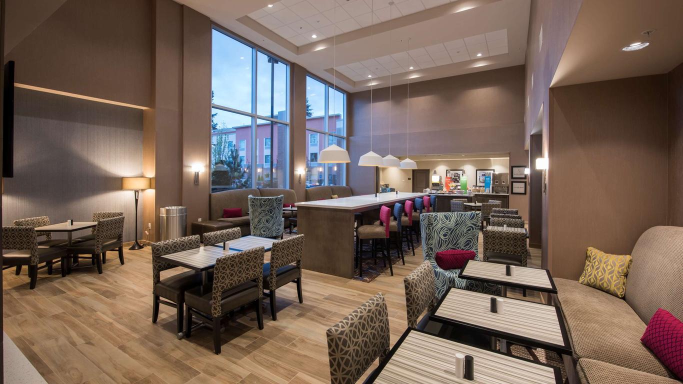 Hampton Inn & Suites Seattle/Redmond