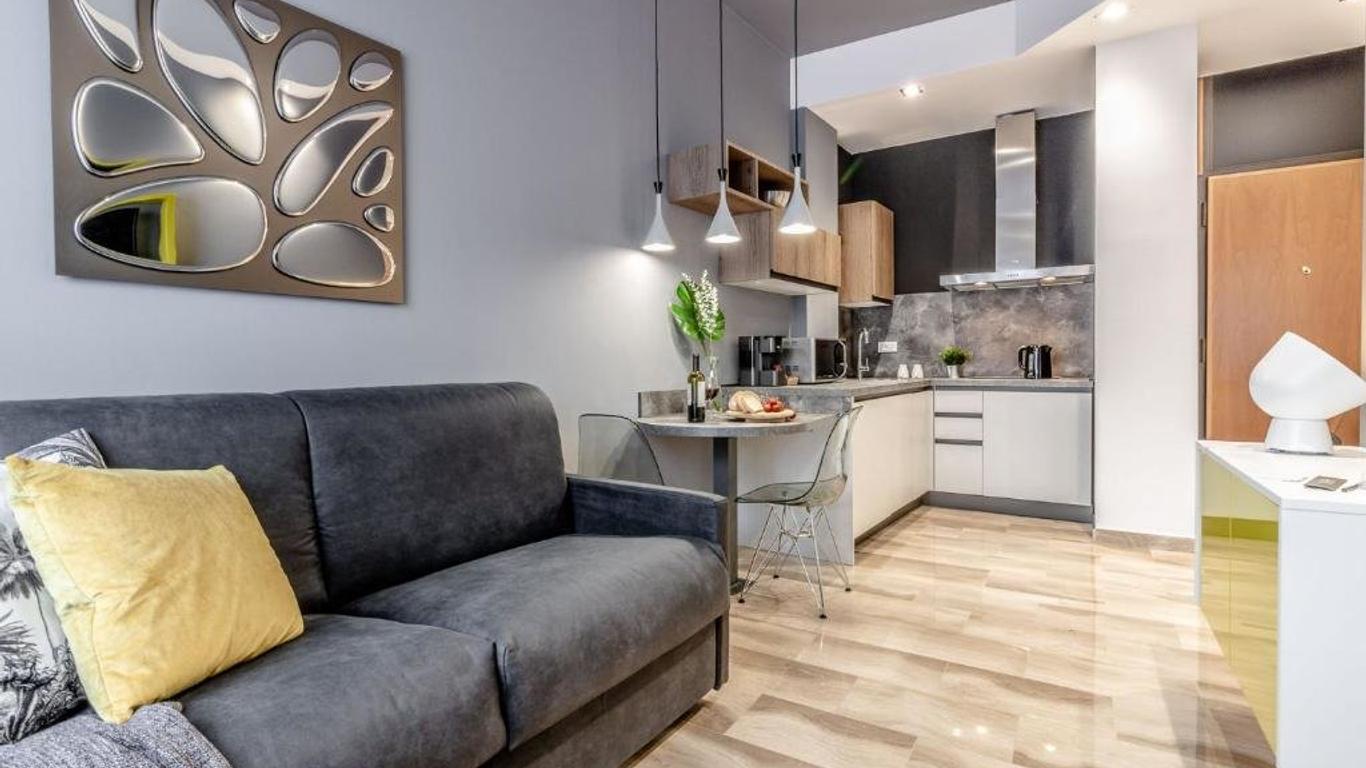 Ugo Bassi Apartments