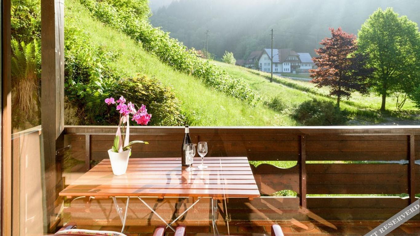 Zum Letzten G'Stehr - Black Forest River Side Hotel