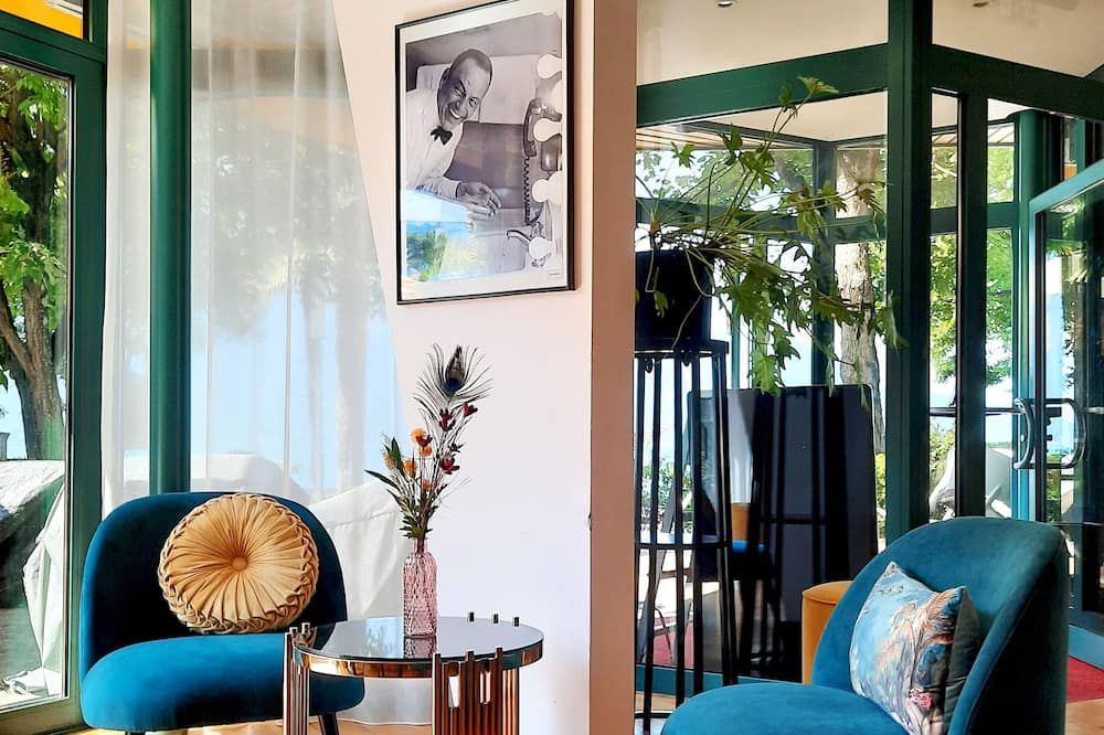 Area lounge