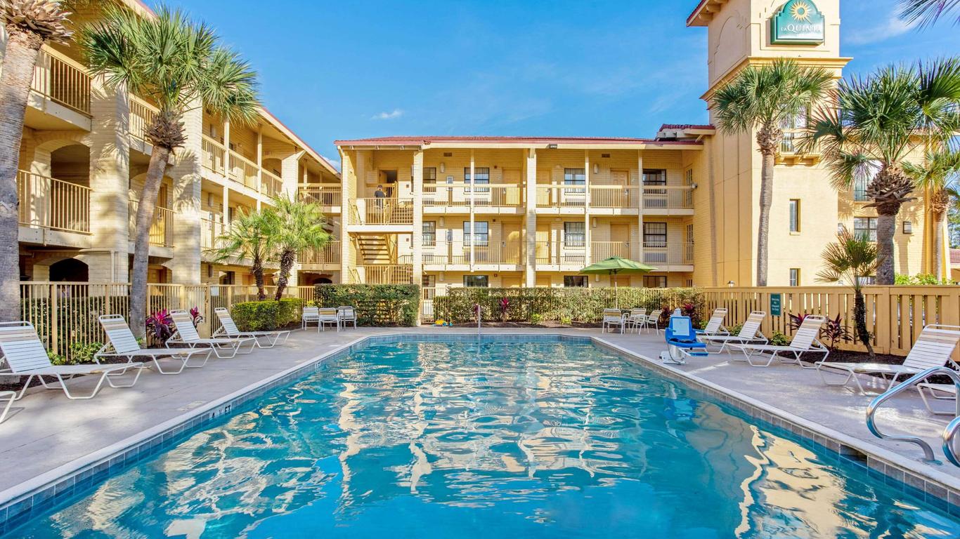 La Quinta Inn by Wyndham Orlando Airport West