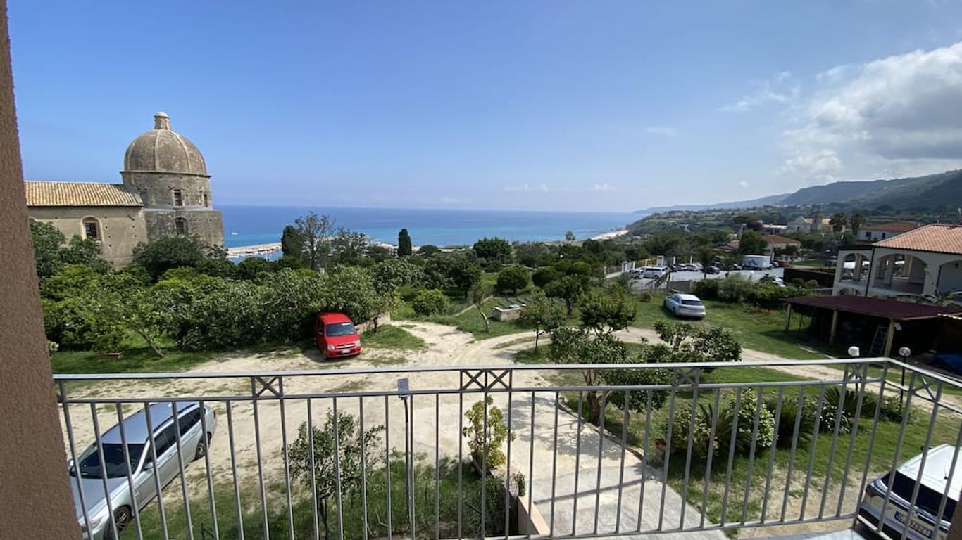 Aether Suites Tropea