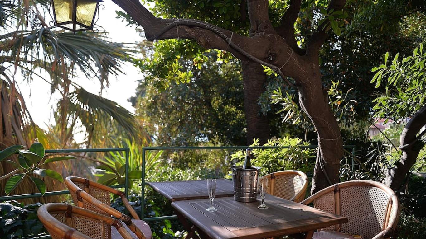Hotel Petit Royal