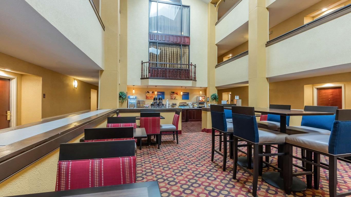 Comfort Inn & Suites