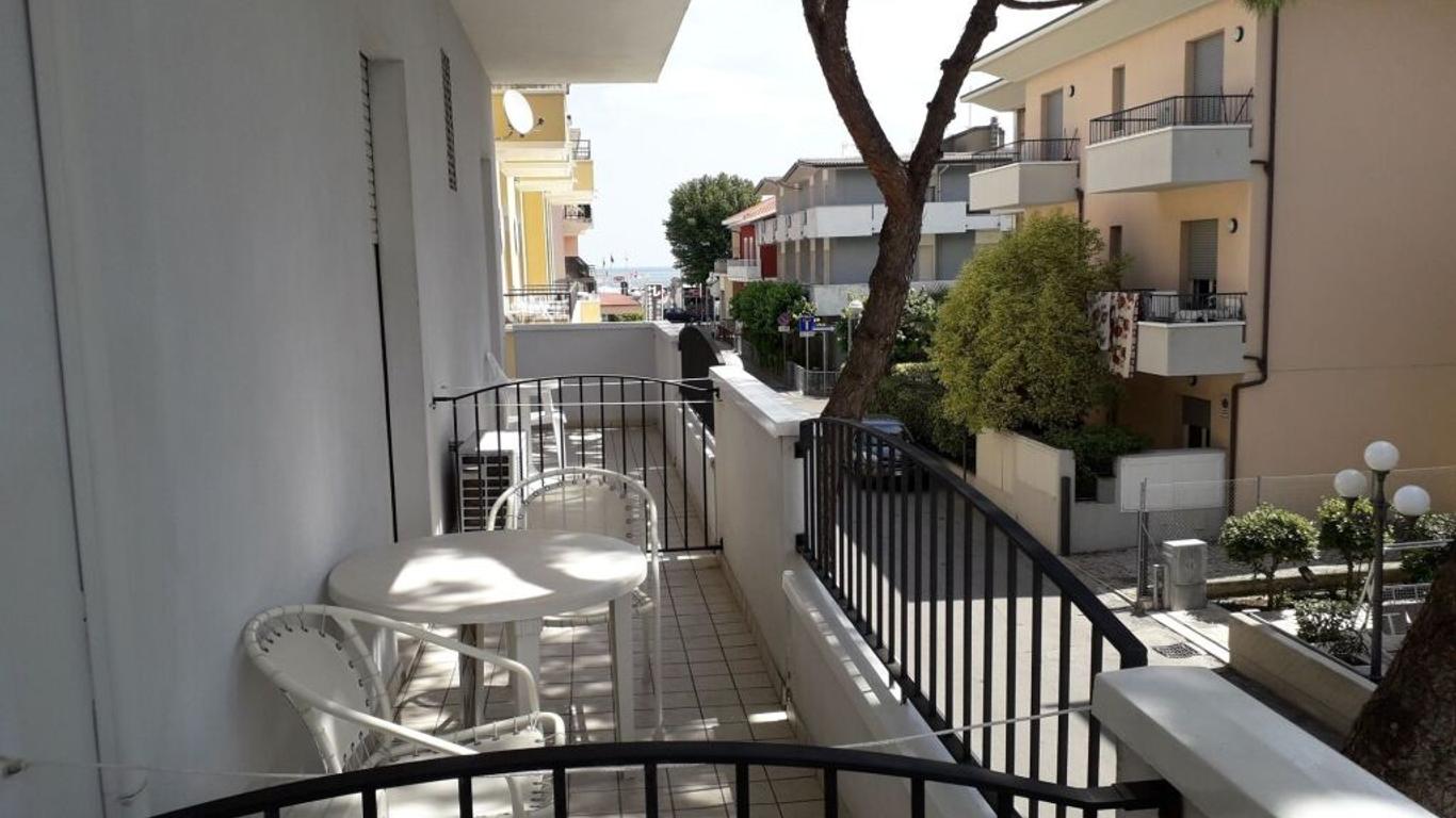Hotel Lora